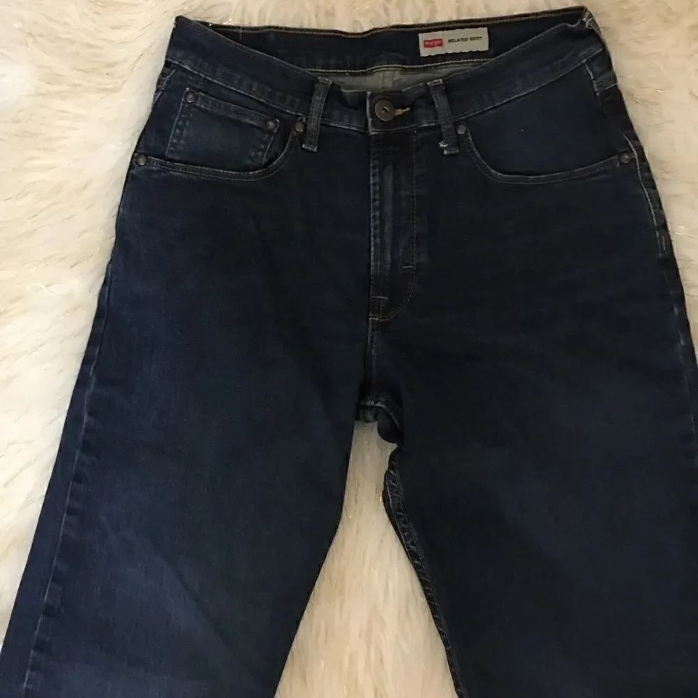 Wrangle Bootcut Stretch dark wash denim!